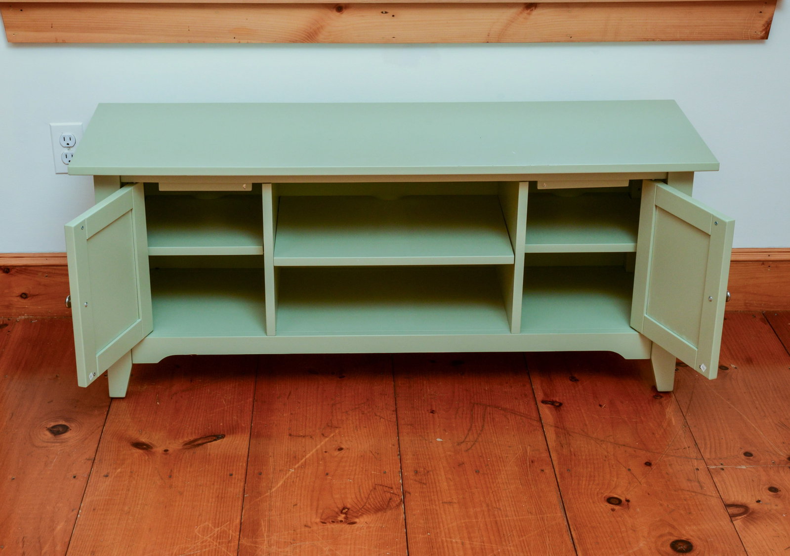 TV Stand in Green. - 2