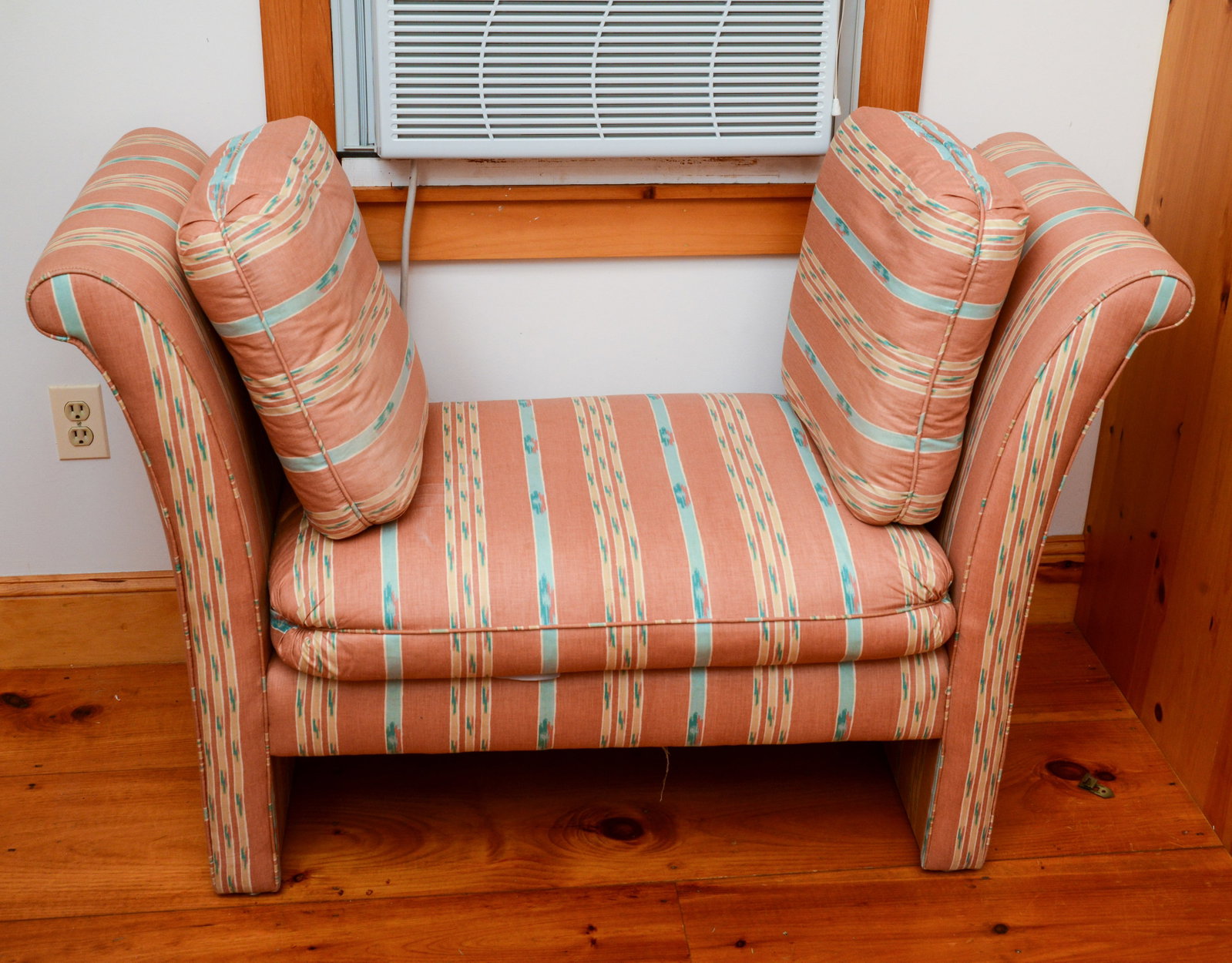 Window Bench in Pink Upholstery. - 3