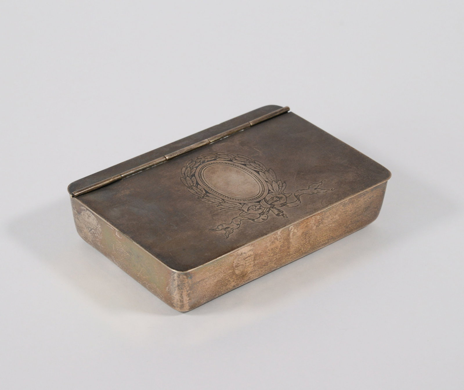 Reed & Barton Sterling Silver Box.: 1.25 x 5.75 x 3.25 inches, 297 grams.