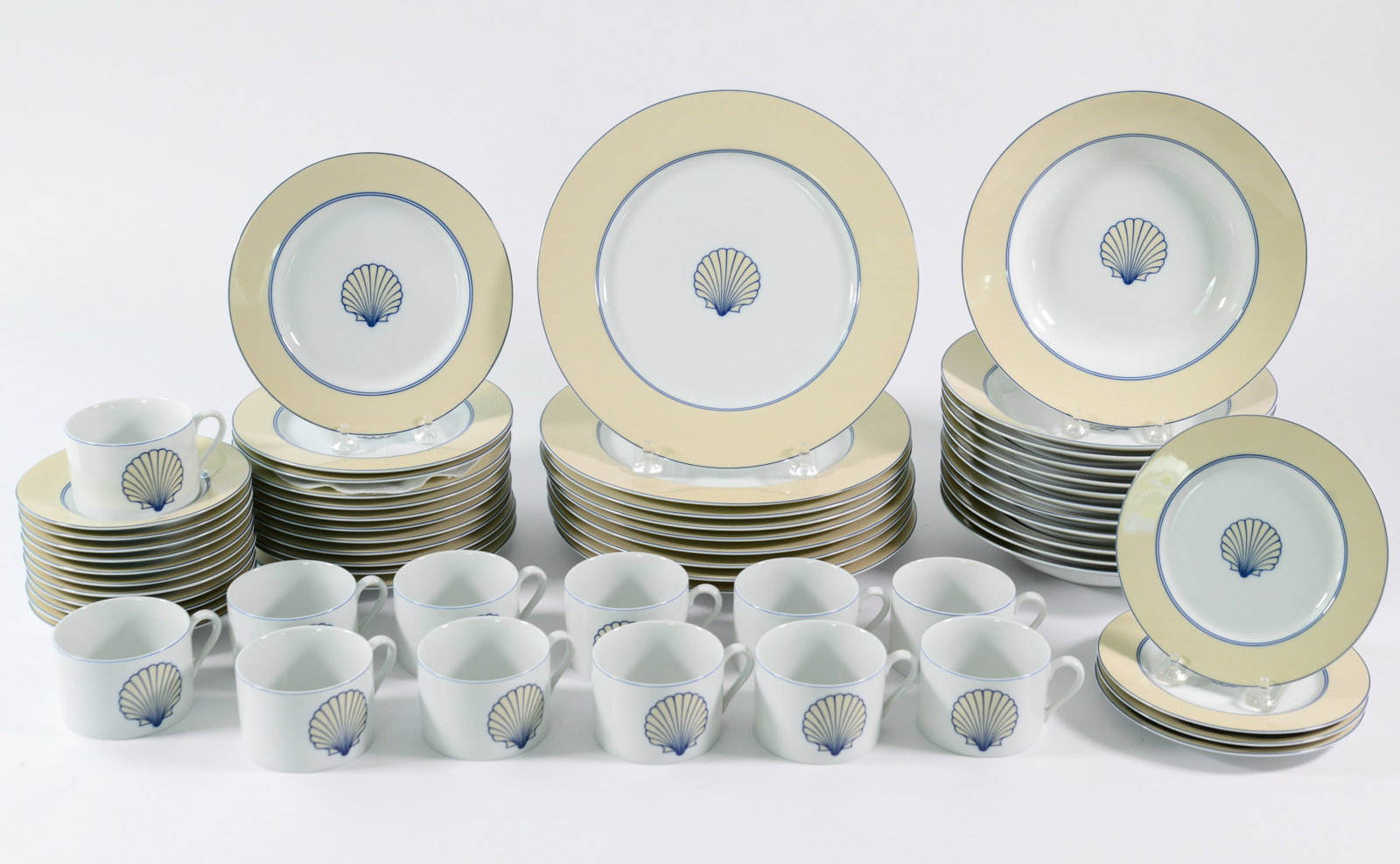Fitz & Floyd Nobilis Part Dinner Service.: 69 pieces.