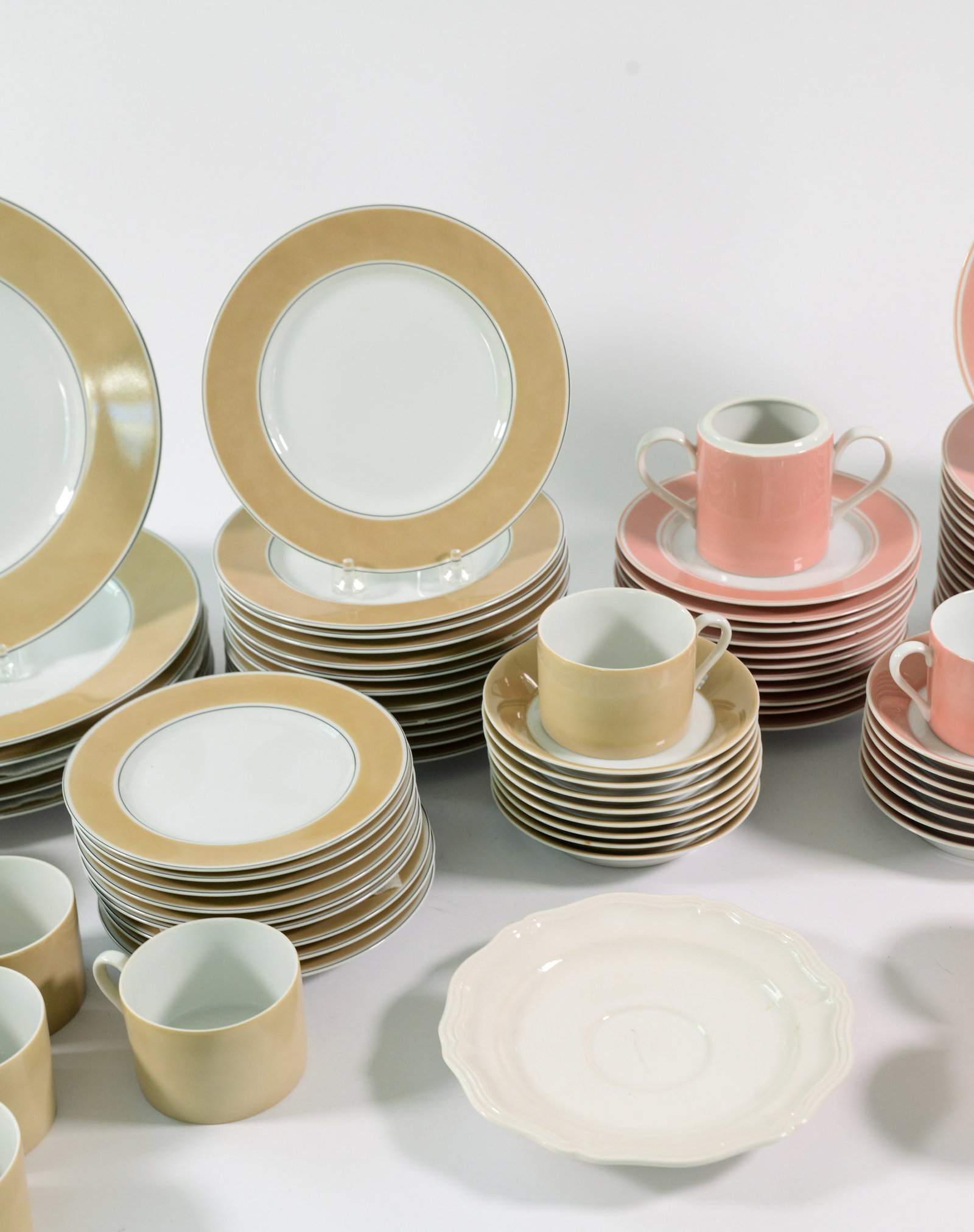 Fitz & Floyd Part Tea Service. - 3