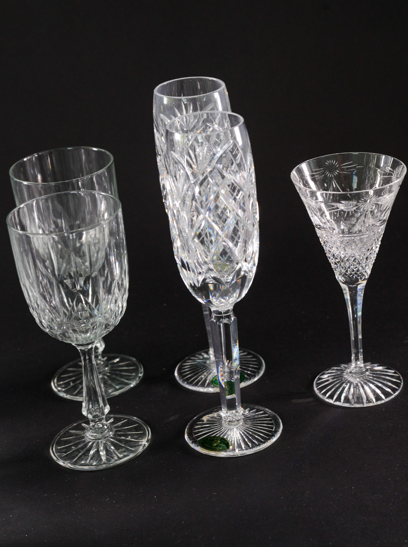 Twelve Crystal Stem Glasses. - 3