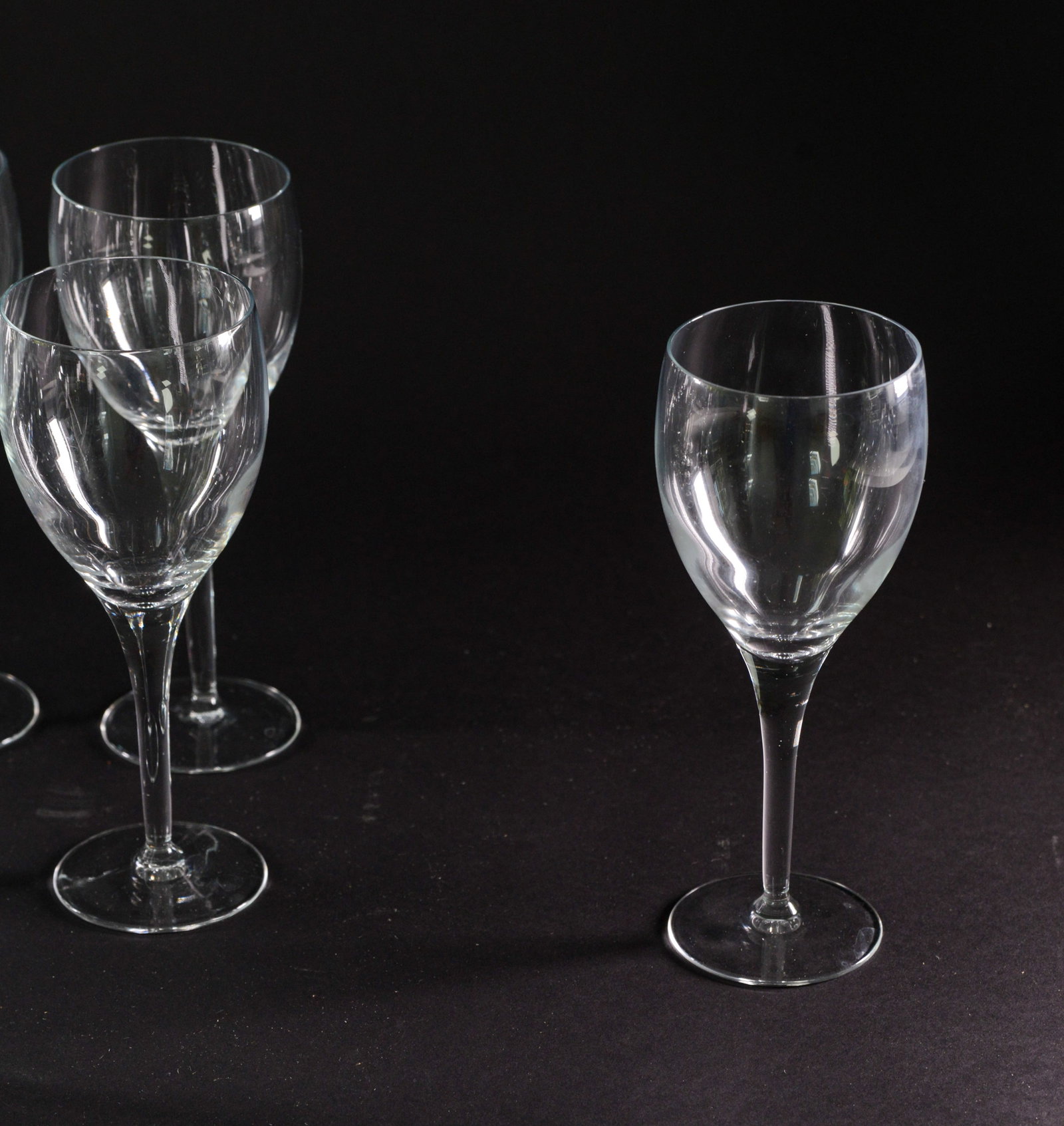 Twelve Stem Glasses. - 2