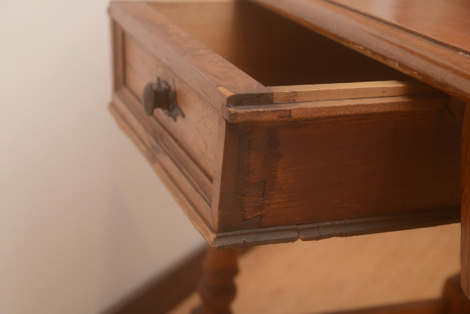 Early 19th Century Pine Table. - 4