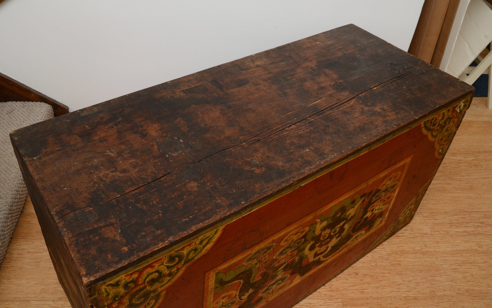 Large Tibetan Hand Painted Trunk. - 3