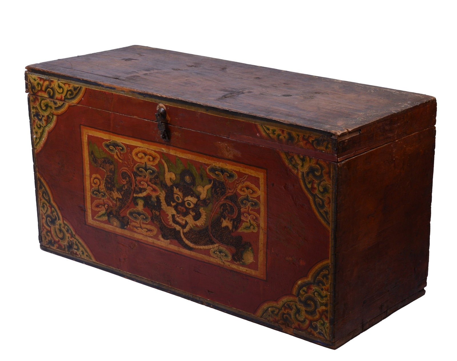 Large Asian Painted Trunk With Dragon.: 26.5 x 52 x 21 inches.