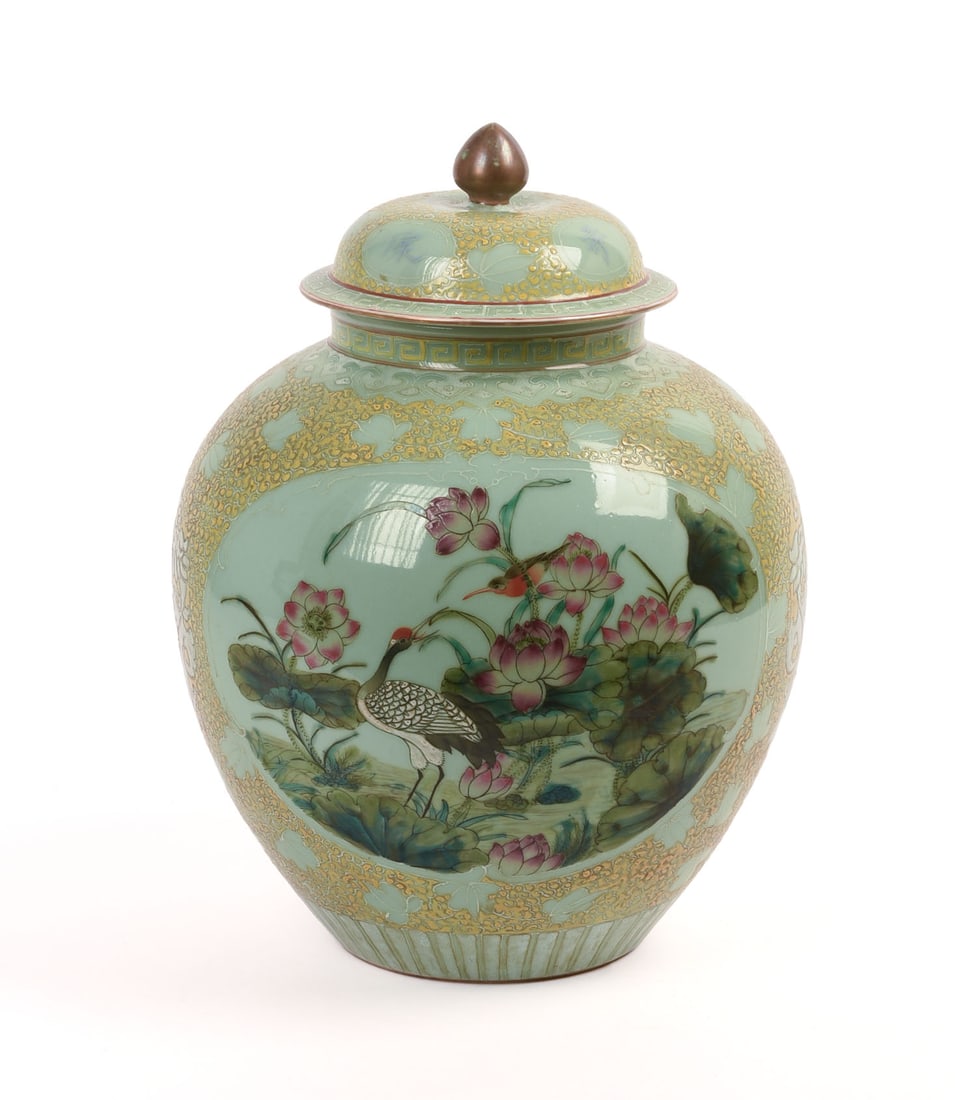 CHinese Lidded Jar With Birds.: Height 13 inches, good condition.