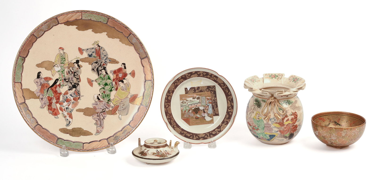 Group of Japanese Ceramic Items. (1 of 13)