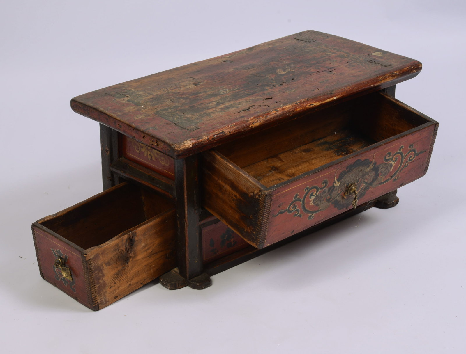 Small Asian Painted Storage Box. - 2