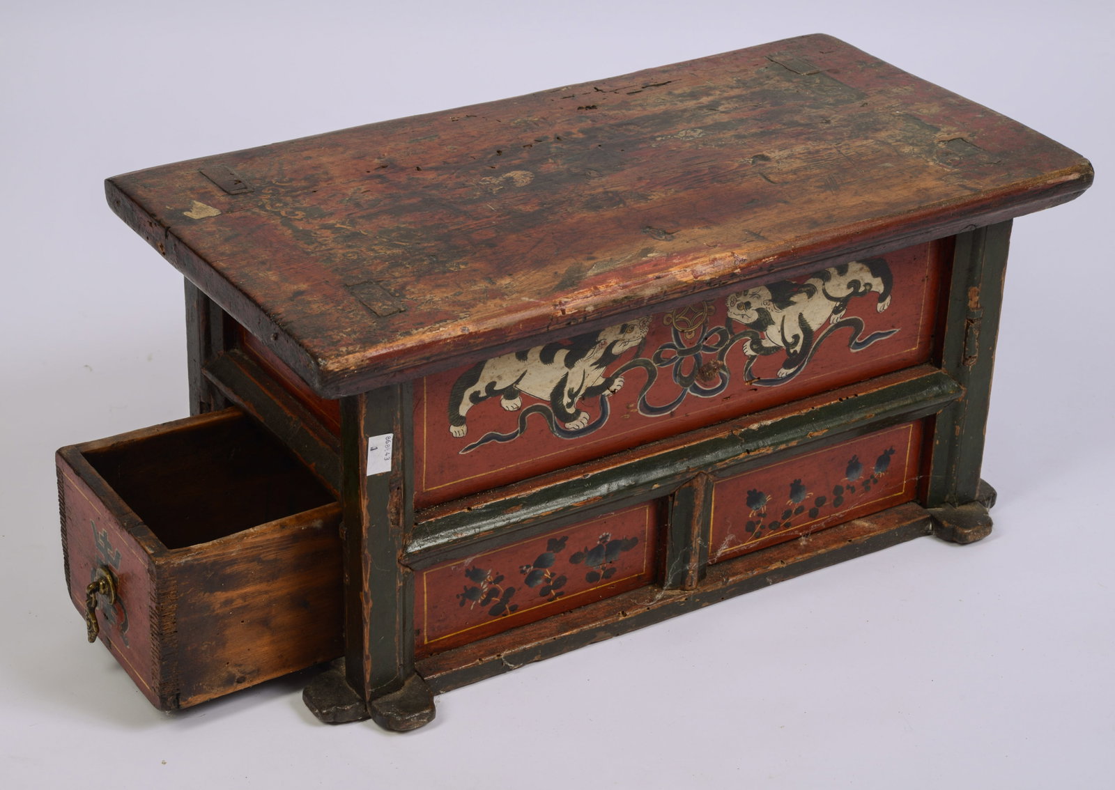Small Asian Painted Storage Box. - 4