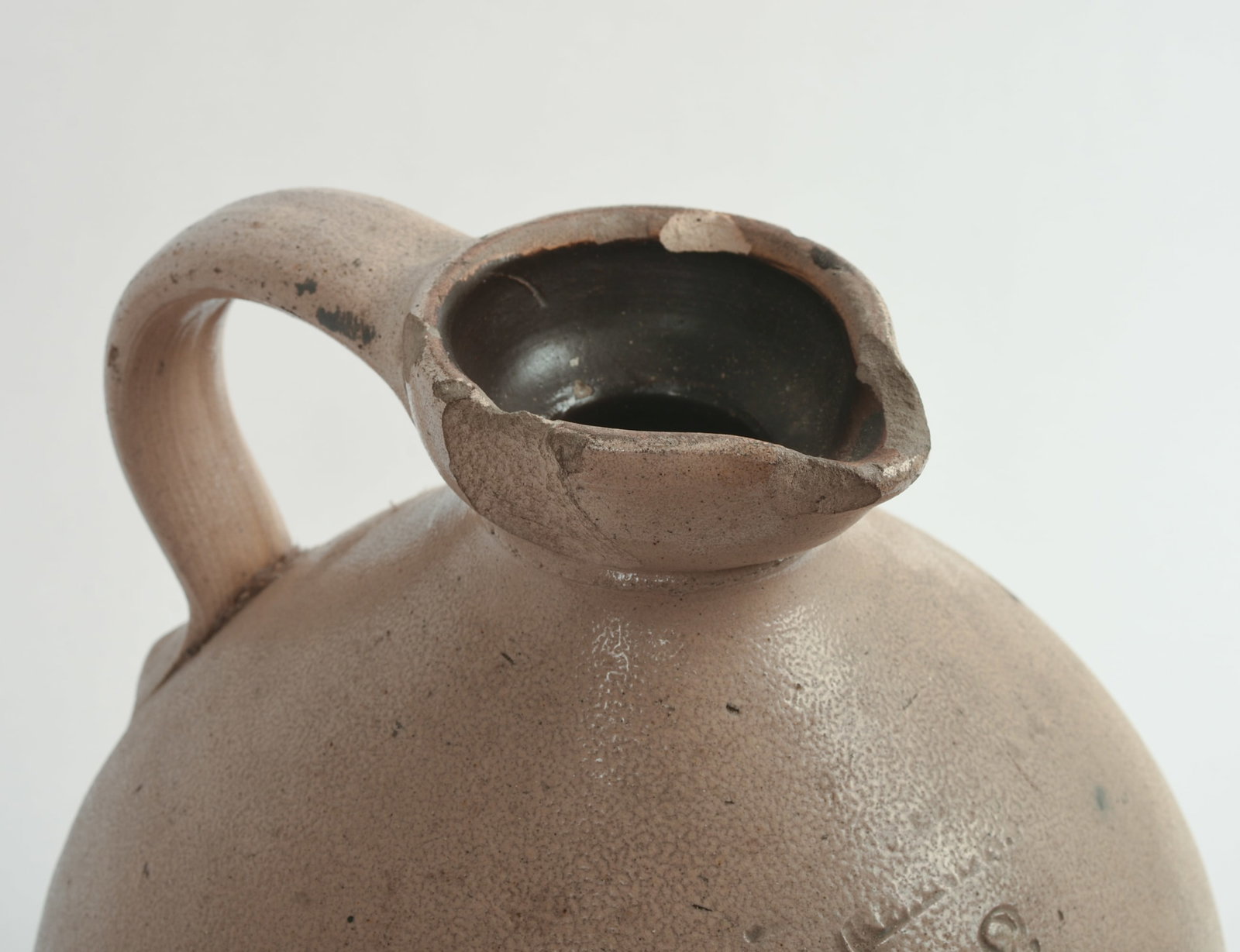 Two Gallon Stoneware Jug. - 6