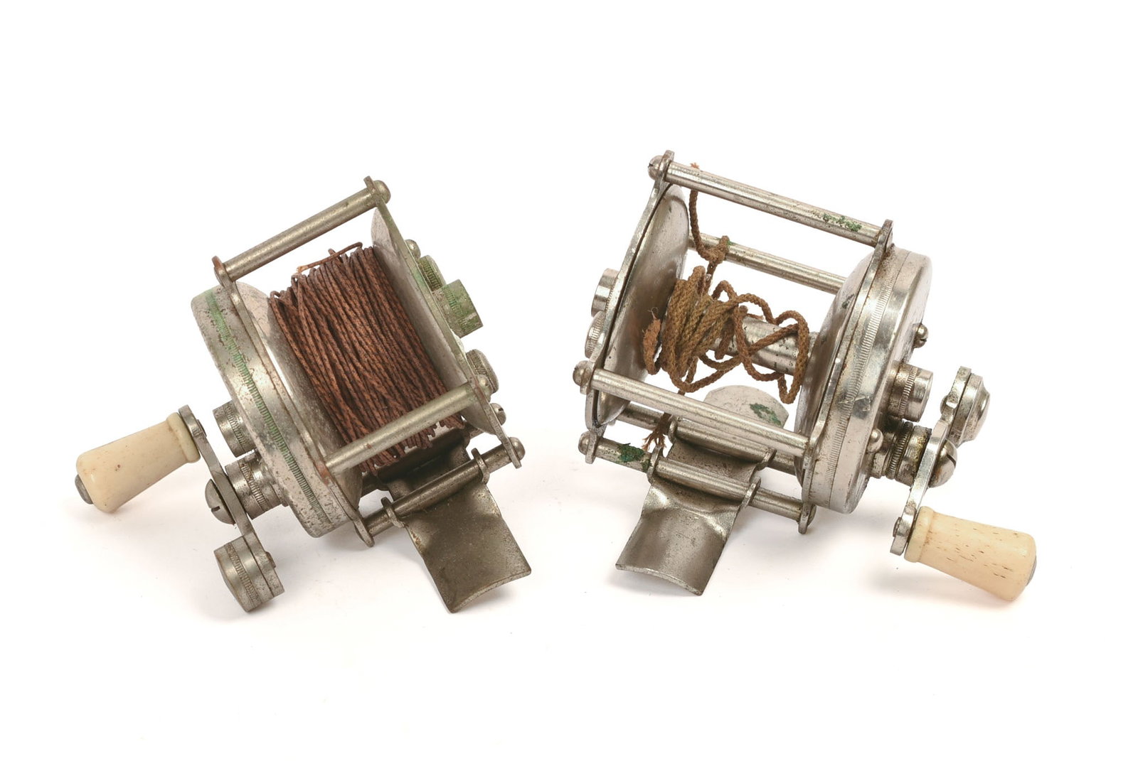 Two Two Early 20th C 'Hendryx' Fishing Reels (1 of 4)