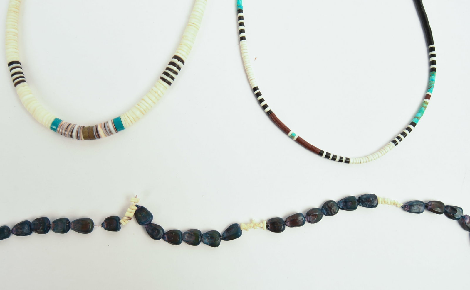 Ten Native American Beaded Necklaces. - 4