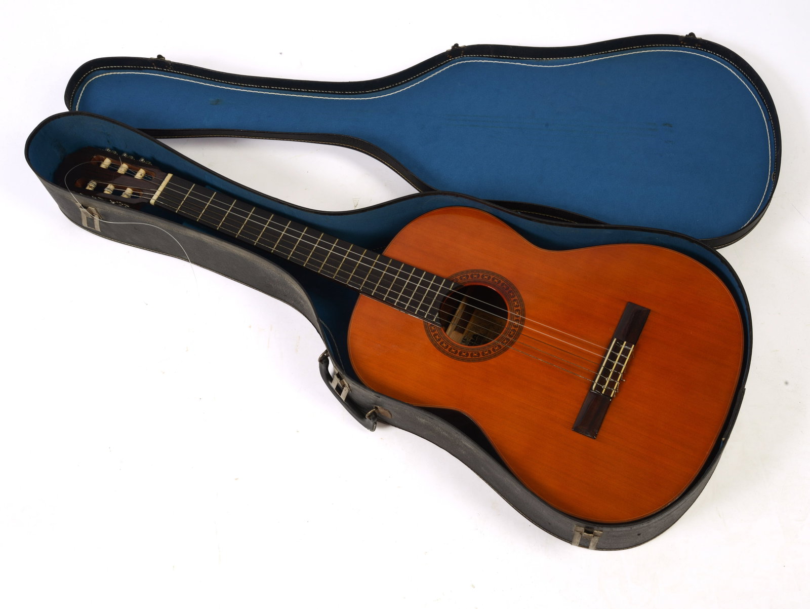 Aria Concert Guitar: Nagoya, Japan, model AC 15, case, may need restringing.