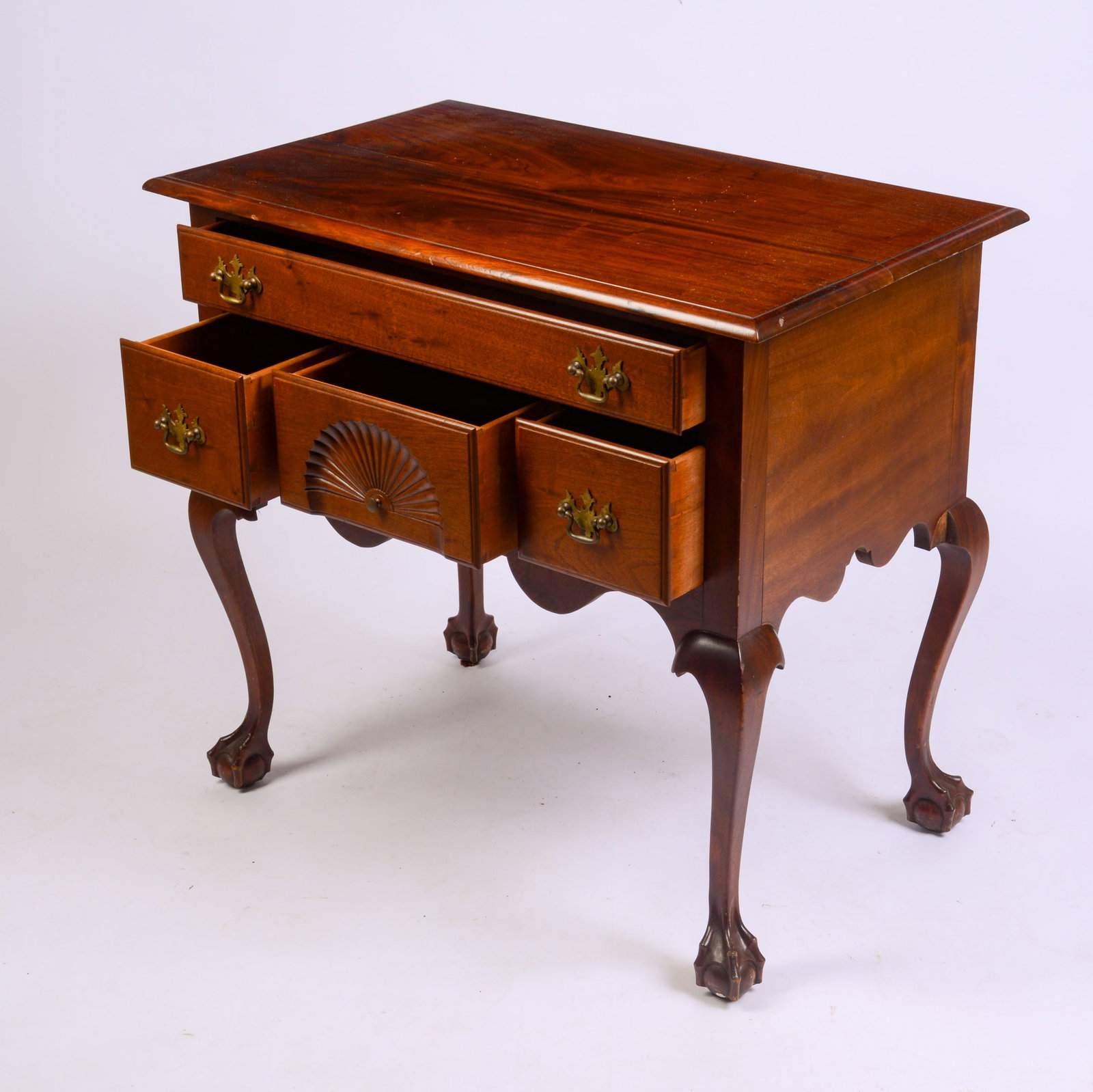 CHIPPENDALE STYLE LOWBOY. - 2