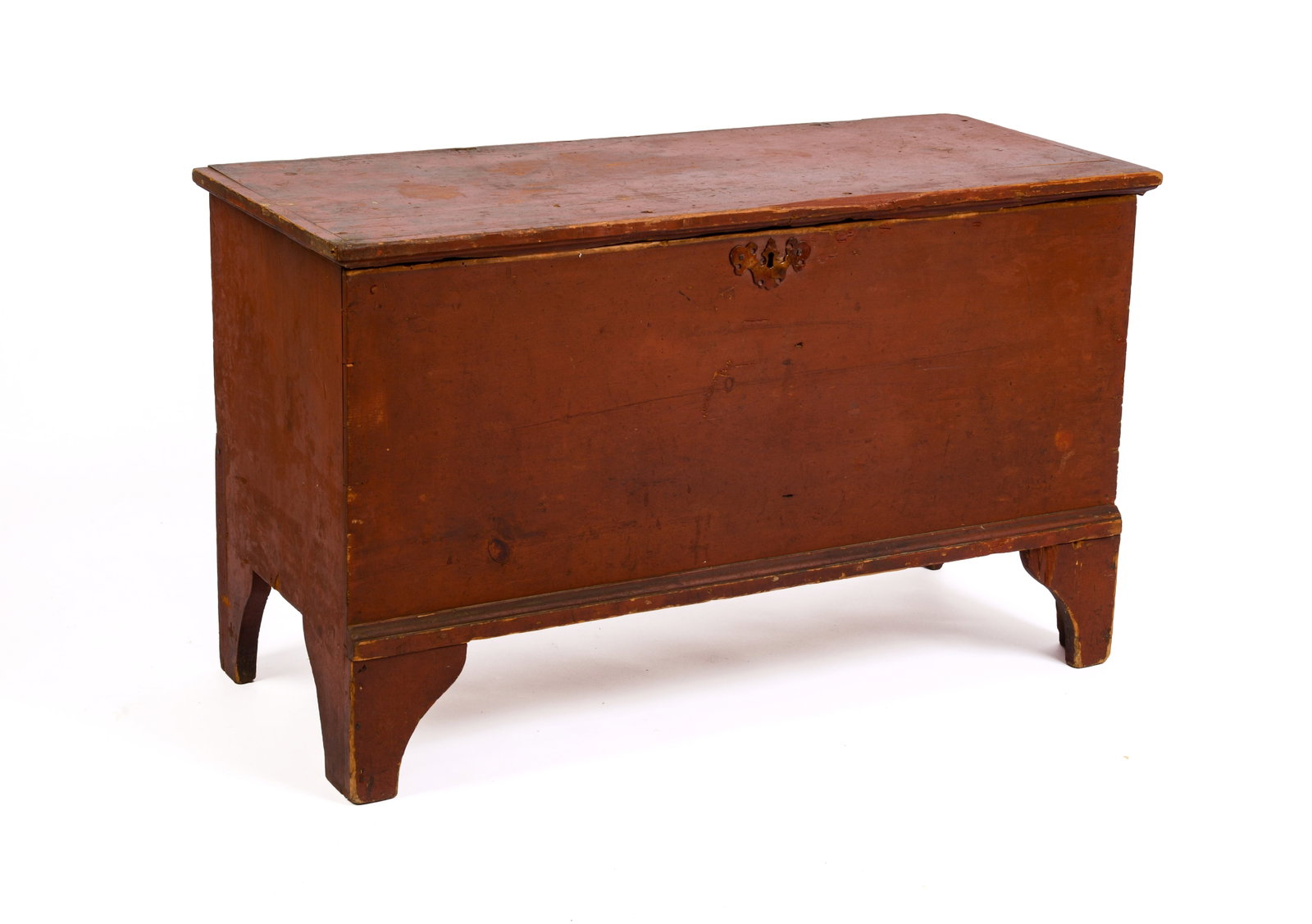 SMALL QUEEN ANNE BLANKET CHEST IN OLD RED PAINT. (1 of 4)