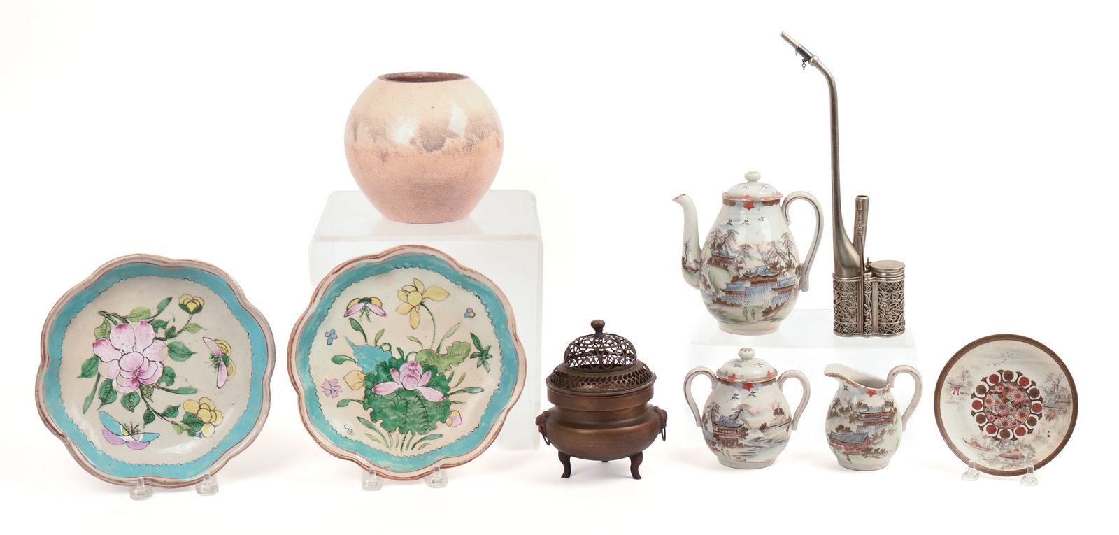 GROUPING OF FIVE CHINESE PIECES. (1 of 10)