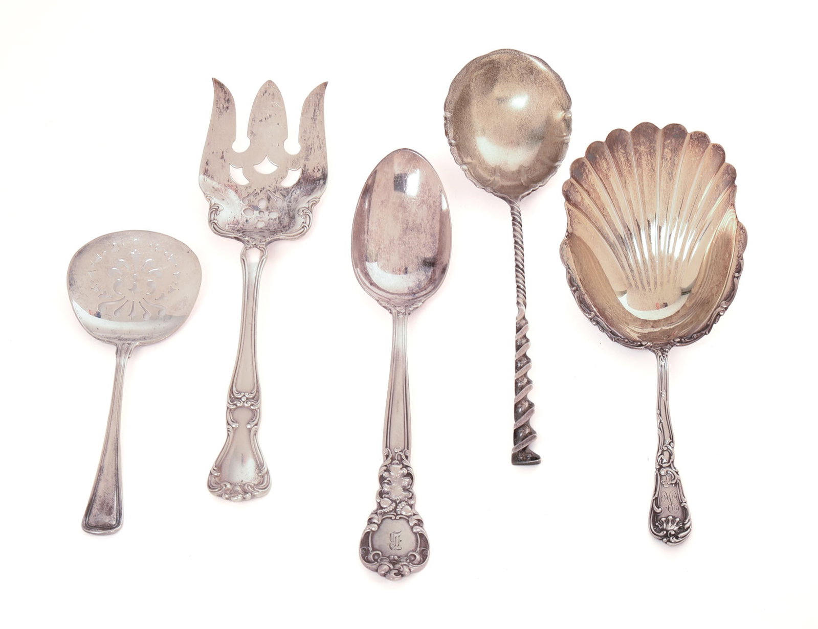 FIVE STERLING SILVER SERVING PIECES. (1 of 5)