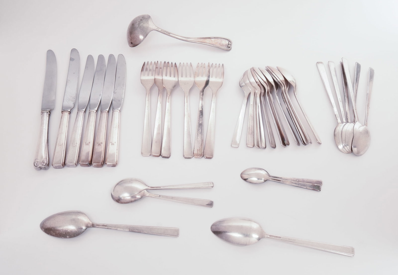 BURLINGTON RAILROAD SILVERPLATE FLATWARE SET. - 3