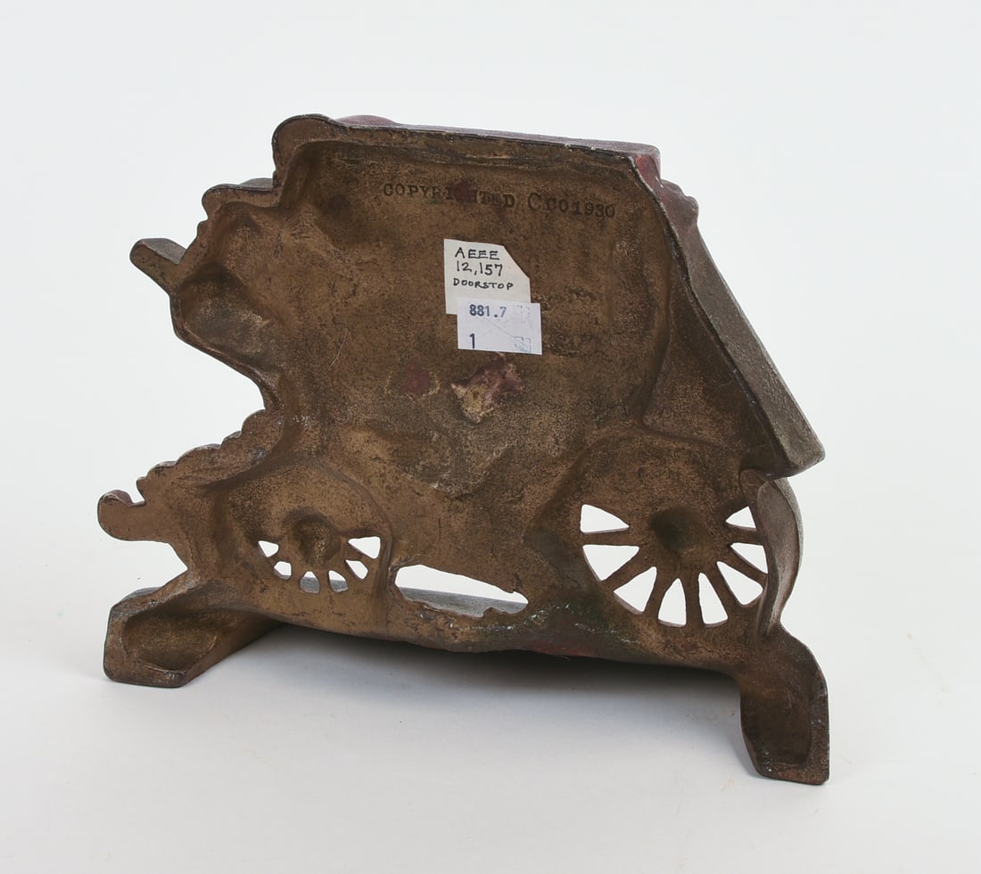 CAST IRON STAGECOACH DOORSTOP. - 2