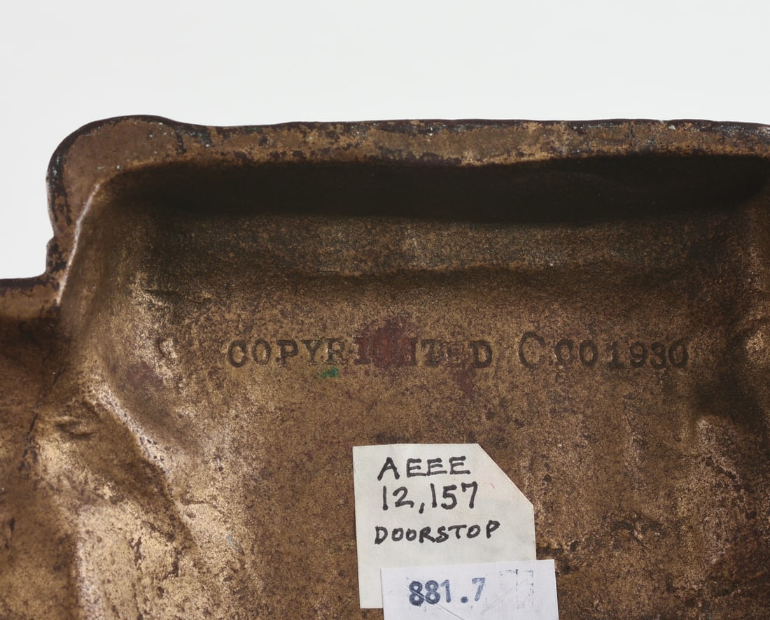 CAST IRON STAGECOACH DOORSTOP. - 3