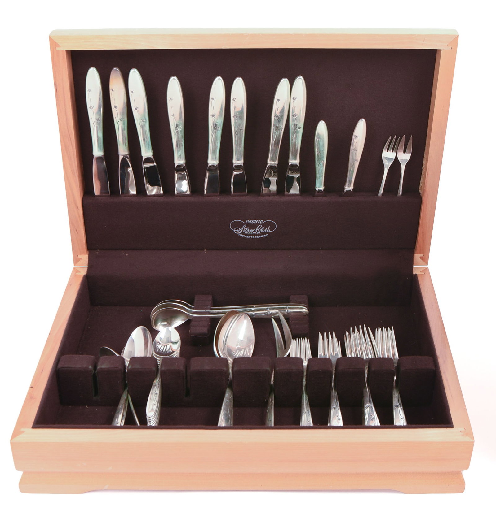 GORHAM STERLING SILVER CELESTE PATTERN FLATWARE SERVICE.: Includes 11 teaspoons, 8 salad forks, 8 dinner forks, 8 dinner knives, and assorted serving pieces. 48.19 ozt, not including knives.