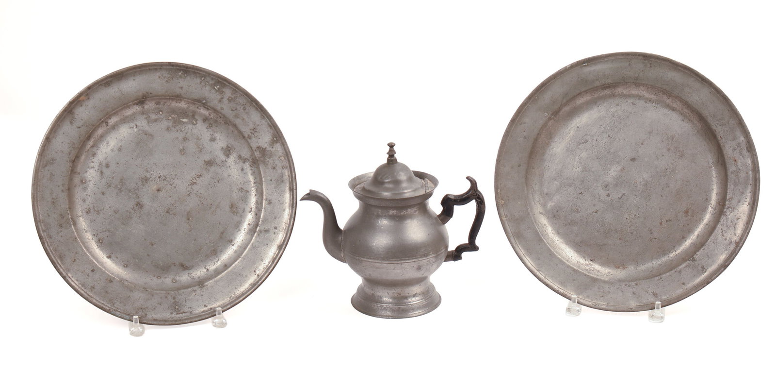 THREE PIECES OF ENGLISH PEWTER. (1 of 7)