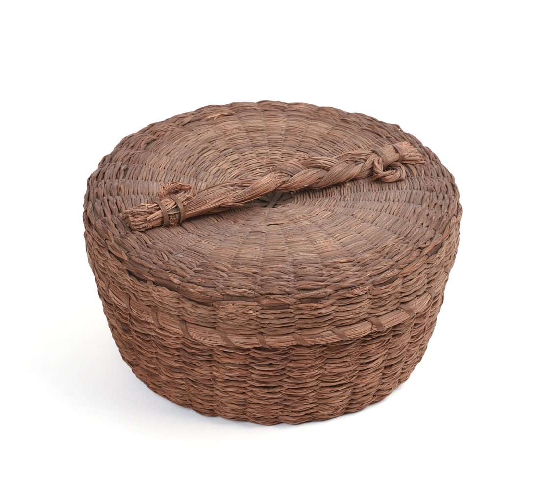 NATIVE AMERICAN SWEETGRASS BASKET. (1 of 4)