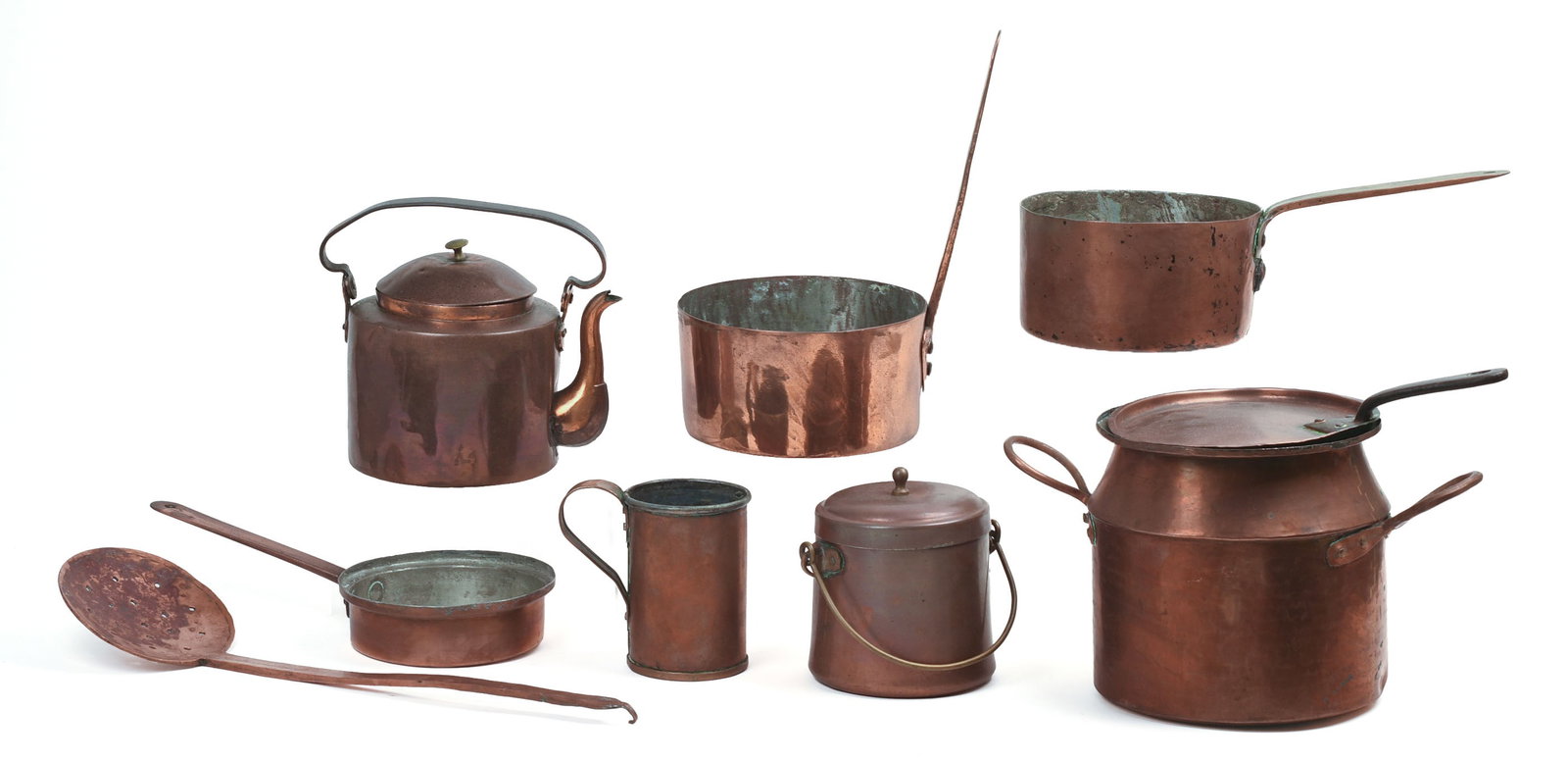 GROUP OF COPPER COOKWARE: Includes two saucepans, strainer, kettle, and others.