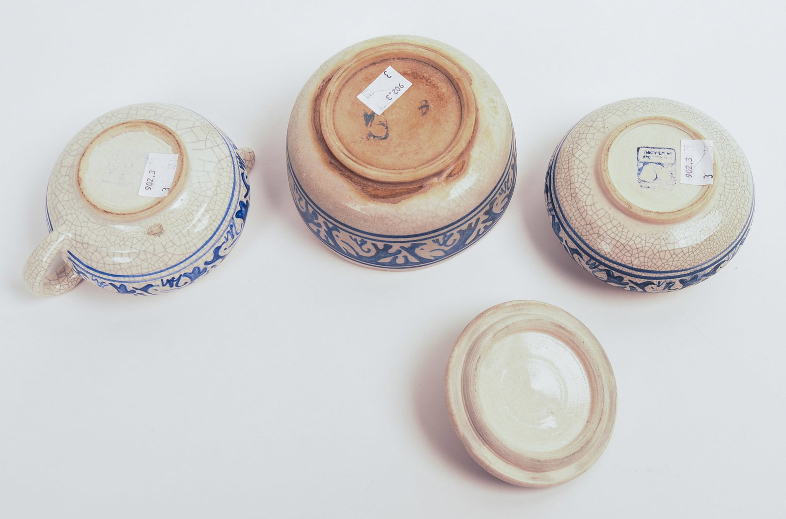 THREE DEDHAM POTTERY RABBIT PATTERN PIECES. - 4