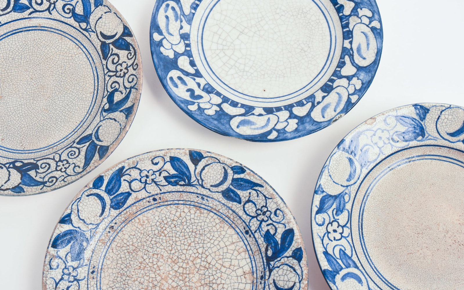 SEVEN SMALL DEDHAM POTTERY PLATES. - 6