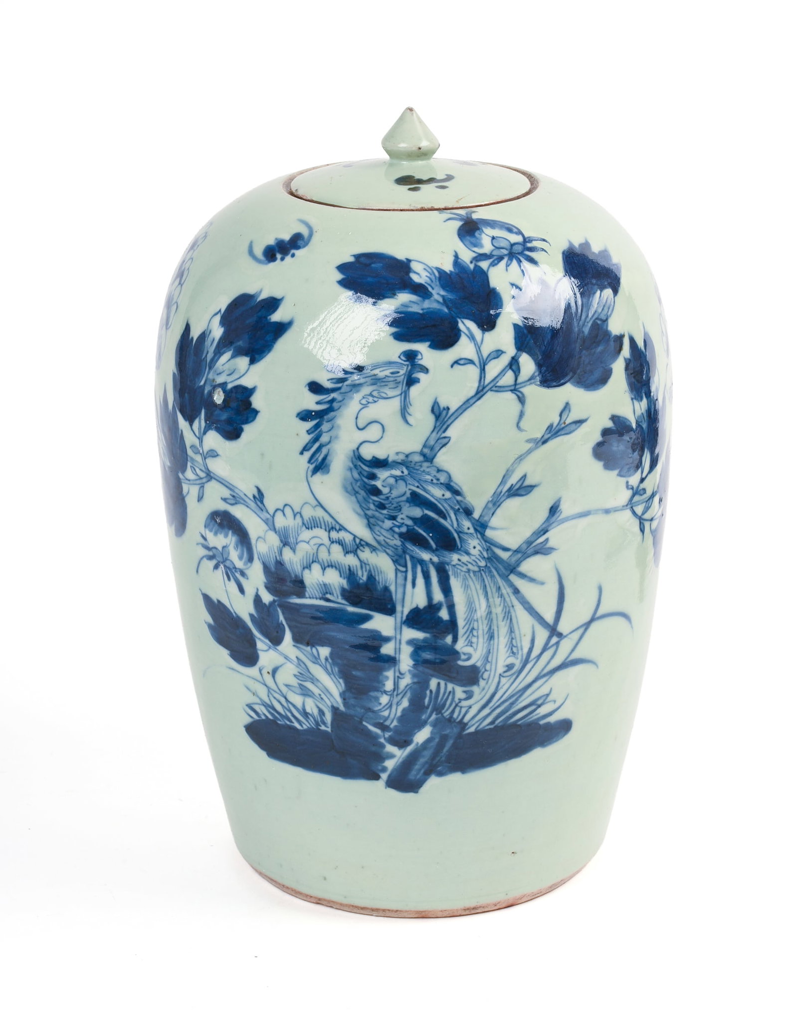 Chinese Porcelain Blue and White Covered Jar. (1 of 7)
