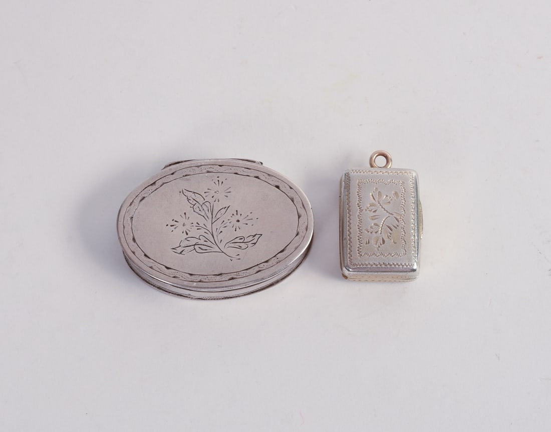 Two Sterling Silver Vinagrettes. - 2