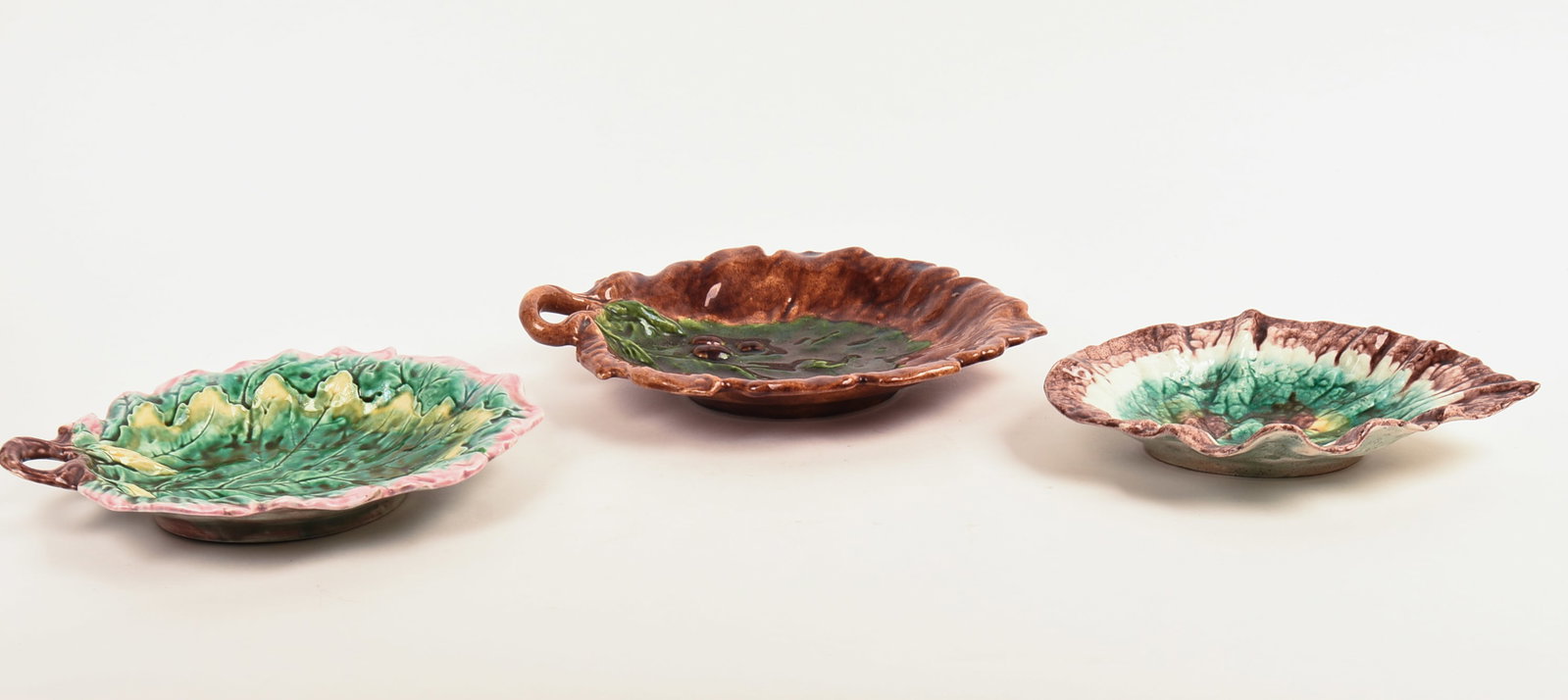 Three Majolica Leaf Dishes. - 2