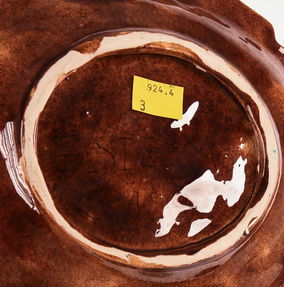 Three Majolica Leaf Dishes. - 5