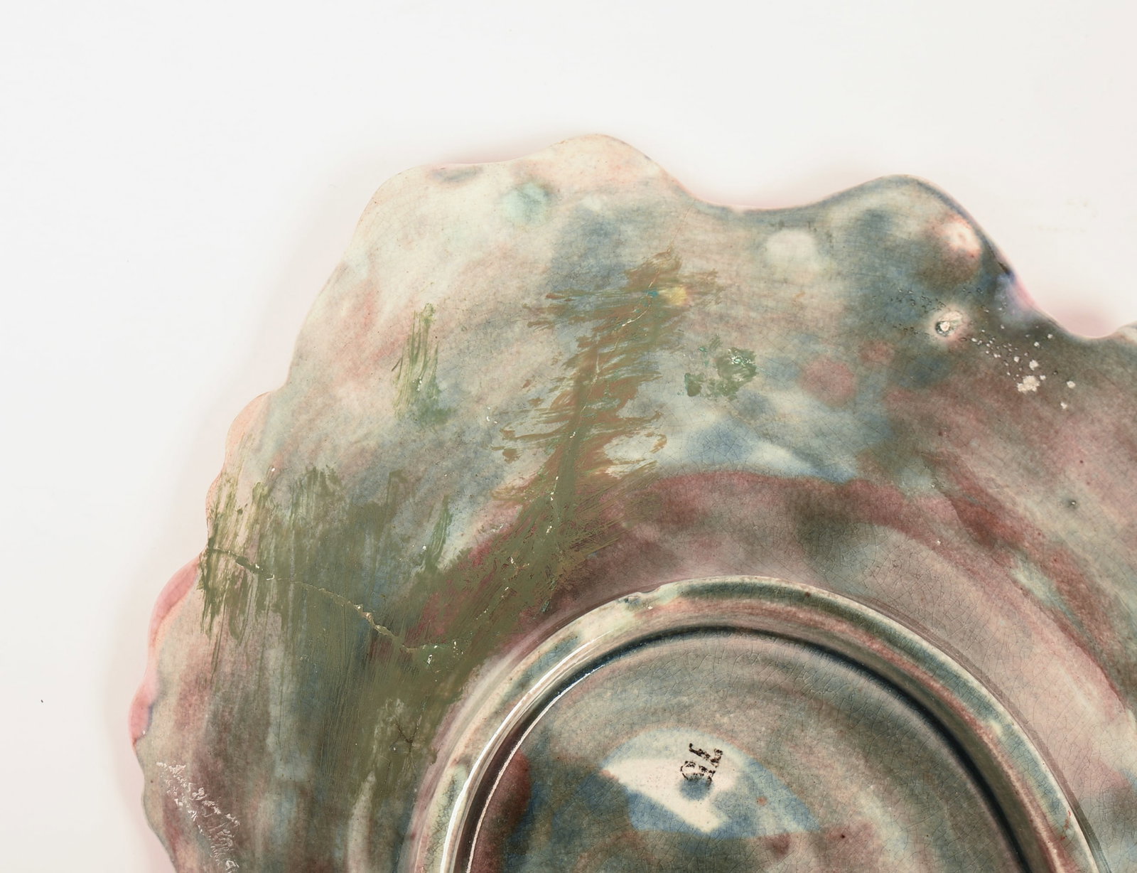 Three Majolica Leaf Dishes. - 6