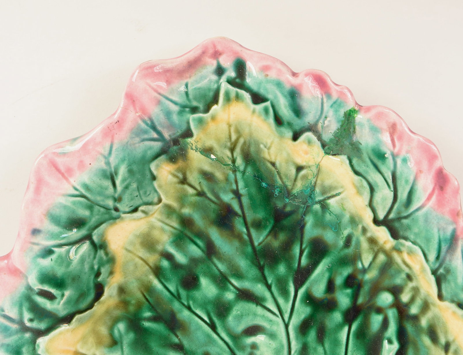 Three Majolica Leaf Dishes. - 7