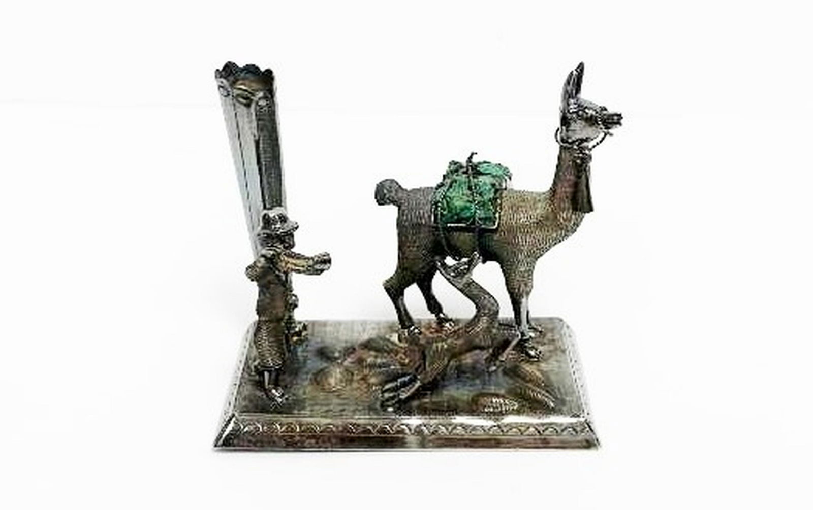 Vintage sterling silver 925 and malachite Llama figure: Vintage sterling silver 925 and malachite Llama figure measures 2 1/2 X 1 3/4 INCHES