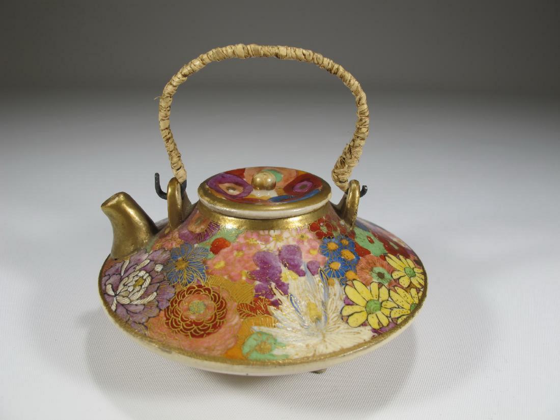 Antique Fine Satsuma Miniature Disk Tea Pot. (1 of 8)
