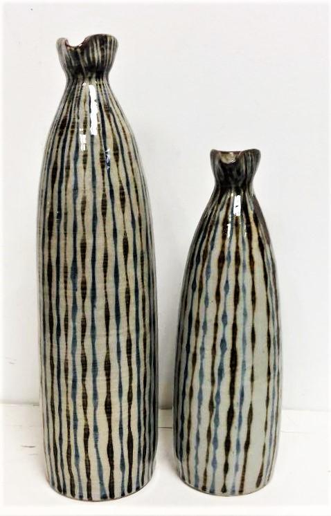 vintage pair japanese sake mid century pottery bottle: vintage pair japanese sake mid century pottery bottle measures