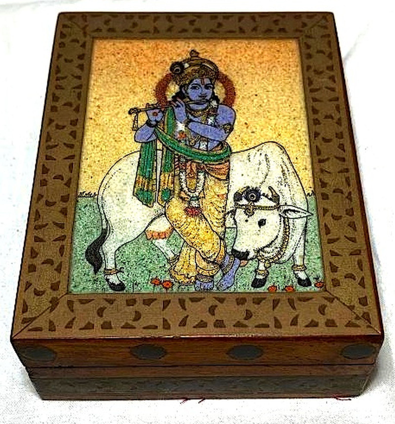 intage handmade Persian or Mughal wood box with a: vintage handmade Persian or Mughal wood box with a beautiful painted sceneÃ‚Â measures 4.5 W X3.5 L X 1.5 H