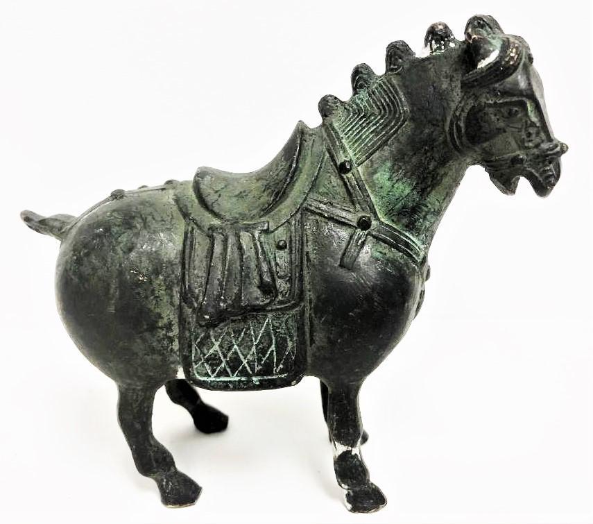 Vintage Chinese Ming Dynasty Tang War Horse Museum: Vintage Chinese Ming Dynasty Tang War Horse Museum Quality Bronze patina Statue, measures H:4" W:5"