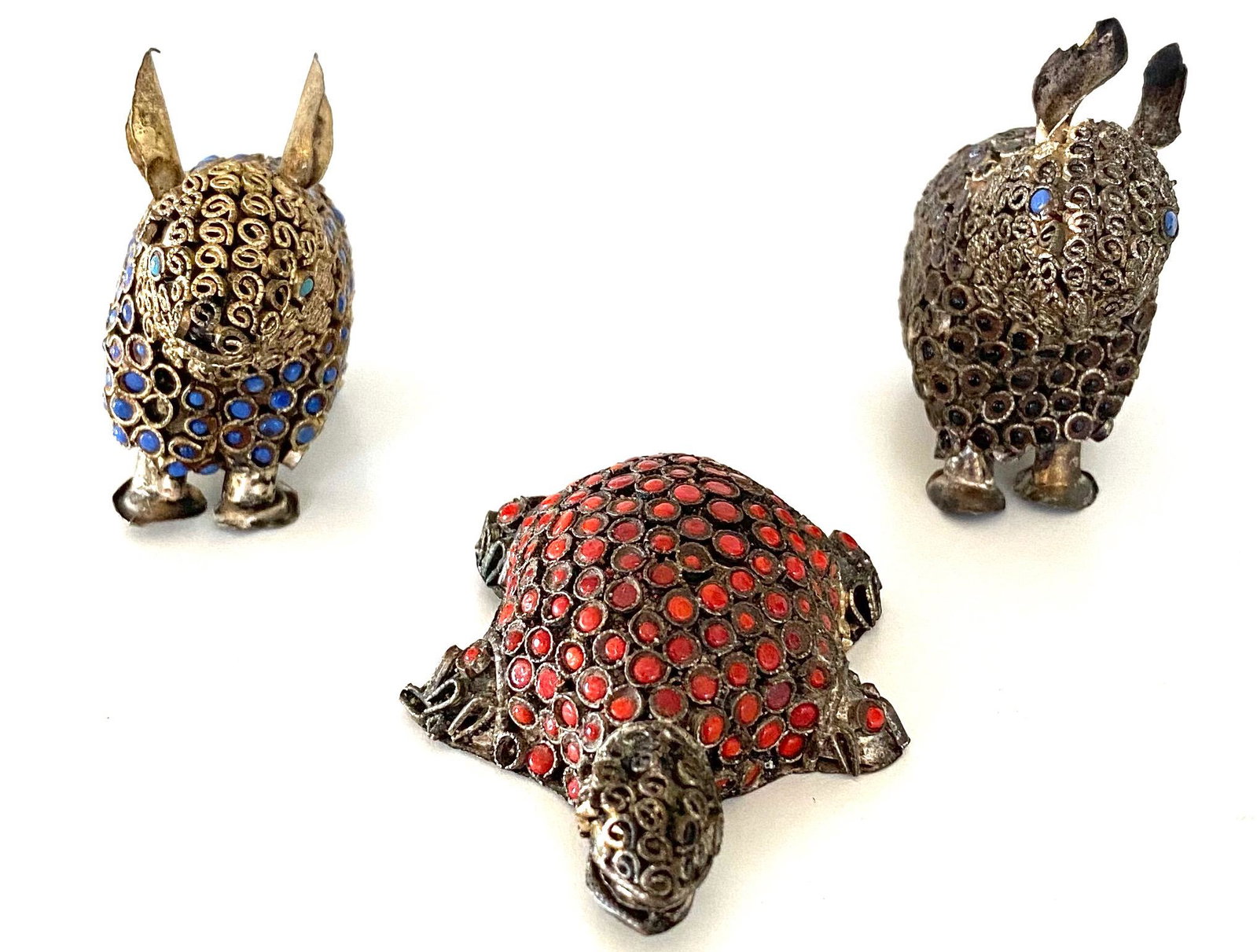 Lot 3 VINTAGE RARE FILIGREE TIBETAN NEPALESE CHINESE: Lot 3 VINTAGE RARE FILIGREE TIBETAN NEPALESE CHINESE BRASS MINI figurines CORAL TURQUOISE GEMSTONES