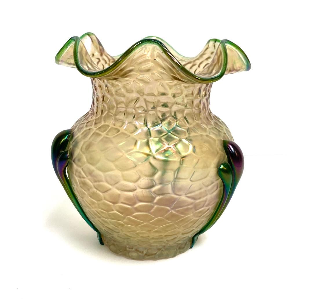 antique hand blown Bohemian Loetz i ridescent glass: antique hand blown Bohemian Loetz aurene iridescent ribbed studio glass vase,measures 5x5 inches