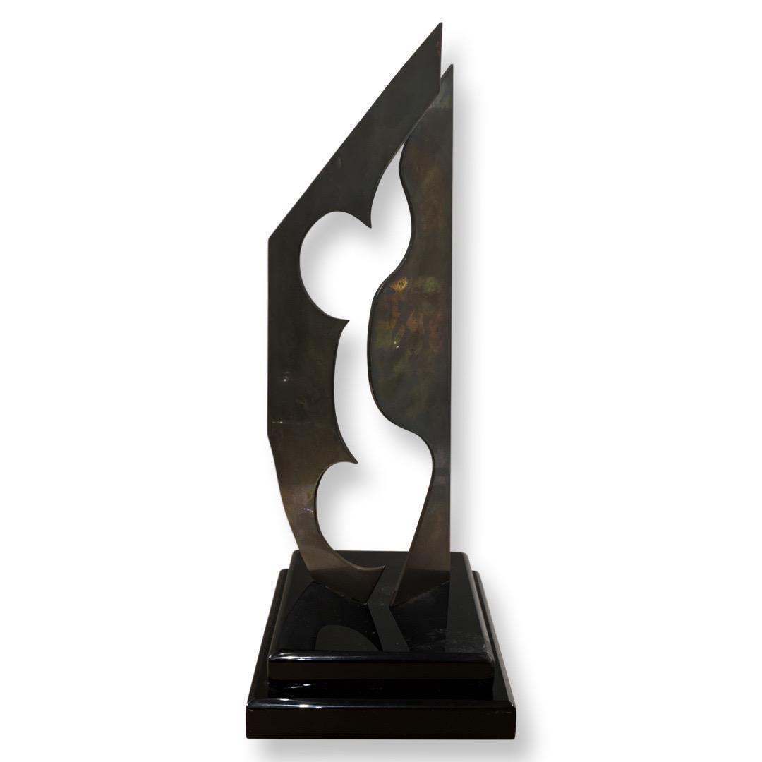 Van Teal Signed Abstract Sculture: Van Teal Signed Abstract Sculture measures 18" x 7.5"