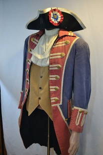 AMERICAN REVOLUTIONARY WAR UNIFORM: AMERICAN REVOLUTIONARY WAR UNIFORM . LATE 19TH CENTURY REPRODUCTION . COMPLETE WITH JACKET UNDER VEST ,NECK PIECE AND A HAT . WELL WORN AND SHOWS ITS AGE . GREAT DISPLAY PIECE