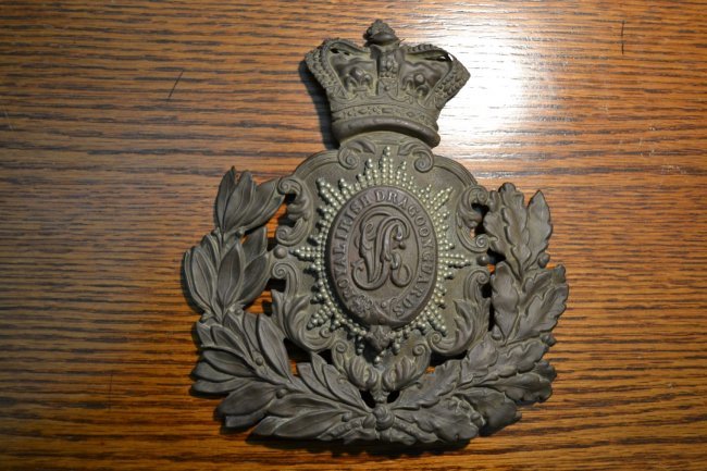 ANTIQUE BRITISH CAVALRY OFFICER'S HELMET PLATE: ANTIQUE BRITISH CAVALRY OFFICER'S HELMET PLATE . FOUND IN SEBASTOPOL AREA IN CRIMEA.
