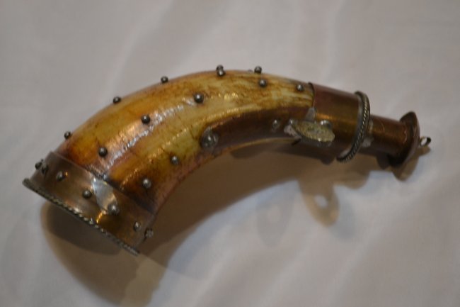 ANTIQUE ISLAMIC OTTOMAN TURKISH POWDER HORN FLASK: ANTIQUE ISLAMIC OTTOMAN TURKISH POWDER HORN FLASK