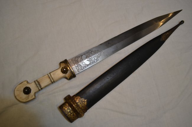 IMPERIAL RUSSIAN COSSACK KINJAL DAGGER SHORT SWORD: VERY HIGH QUALITY RARE IMPERIAL RUSSIAN COSSACK KINJAL DAGGER . ETCHED BLADE WITH NIKOLAS THE SECOND MONOGRAM .GOLD DETAILS ON THE FITTINGS. BONE GRIP. 22" LONG AND 15" BLADE