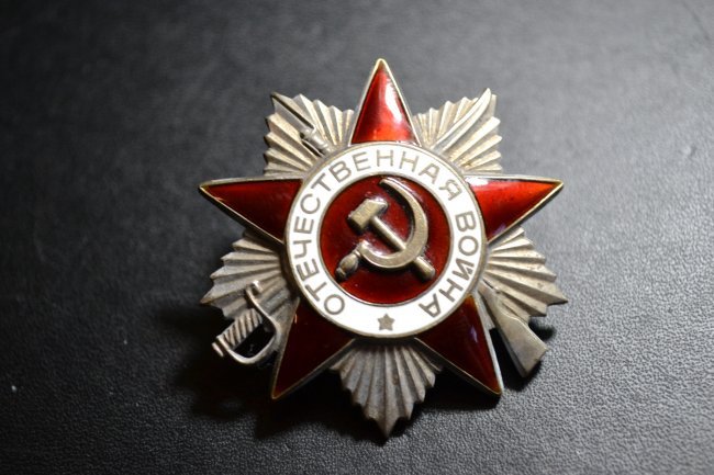 SOVIET RUSSIAN ORDER OF PATRIOTIC WAR 2ND CLASS: SOVIET RUSSIAN ORDER OF PATRIOTIC WAR 2ND CLASS . COMES FROM OLD RUSSIAN MEDALS COLLECTION.